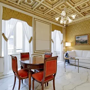  Apartment Elegant Nearby Trevi Fountain